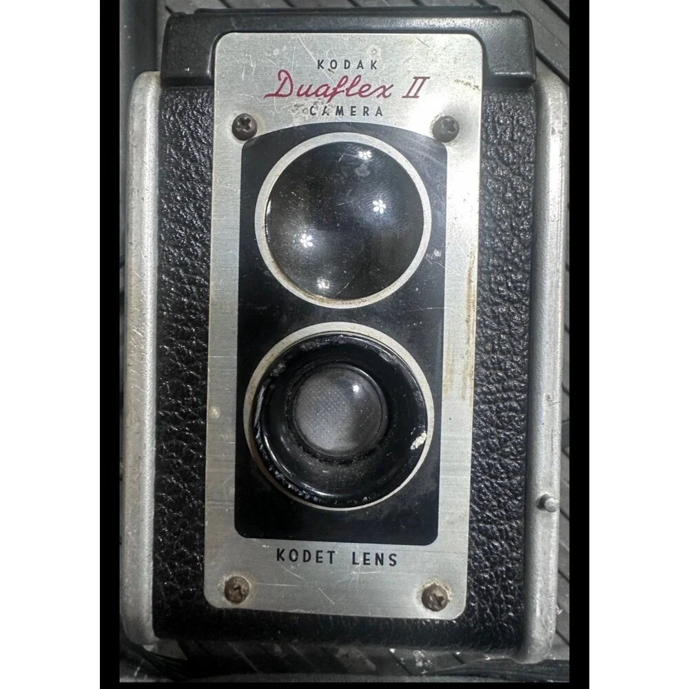 Vintage Kodak Duaflex II Camera with LeVintage Kodak Duaflex II Camera with Lens